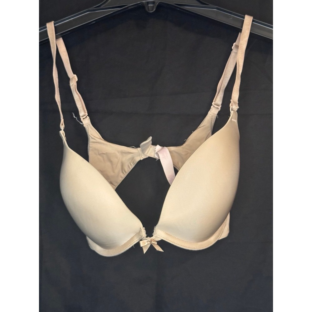 32D Victoria Secret Bra